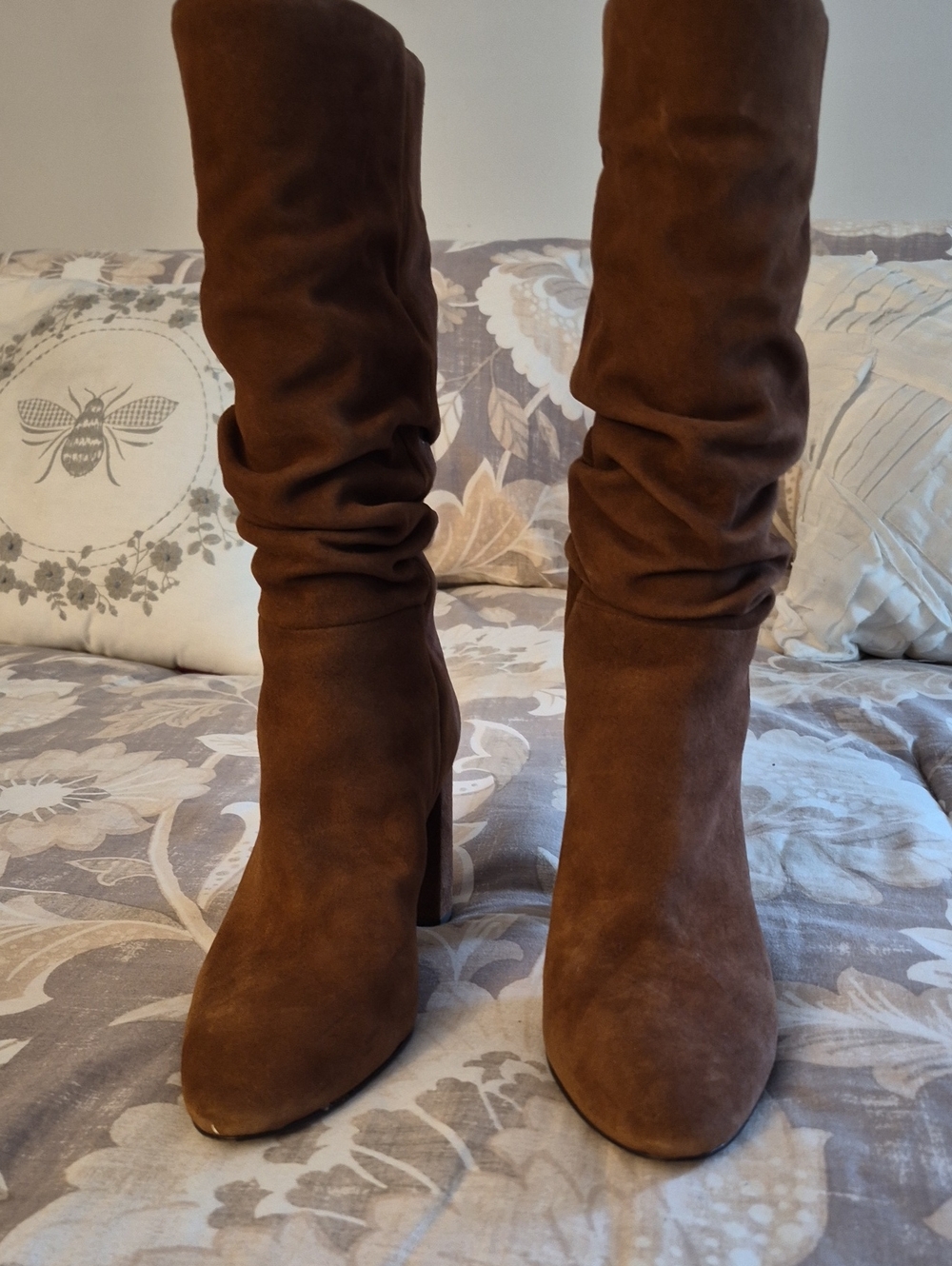 Banana Republic 6.5 Women's Brown Suede Slouch Heel Boots